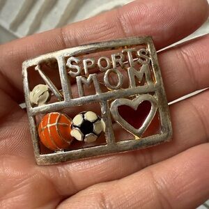 Sports Mom Enamel Pewter Lapel Pin Brooch Collectible Fan Cheer coach gift VTG